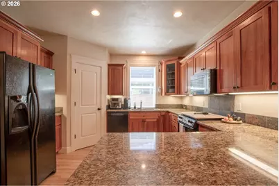 2552 Crowther Dr, Eugene, OR 97404 - Photo 13