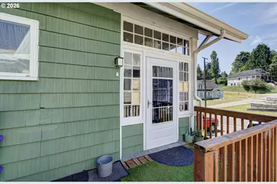 1503 1st St, South Bend, WA 98586 - Photo 5