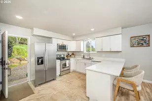 745 Boulder Loop, Creswell, OR 97426 - Photo 3