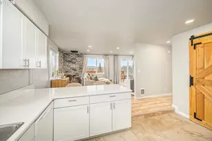 745 Boulder Loop, Creswell, OR 97426 - Photo 5