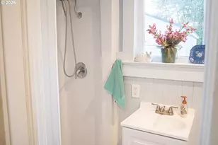 329 S 1st Ave, Mill City, OR 97360 - Photo 19