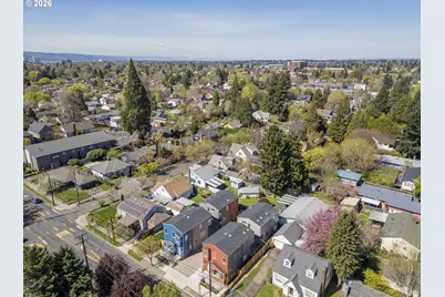 5357 SE Stark St, Portland, OR 97215 - Photo 13