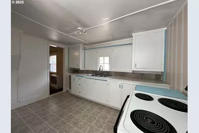 212 NW Bridge St, John Day, OR 97845 - Photo 47