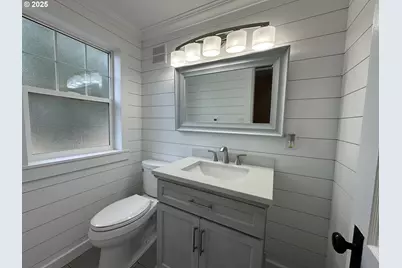 212 NW Bridge St, John Day, OR 97845 - Photo 29