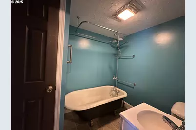 212 NW Bridge St, John Day, OR 97845 - Photo 45