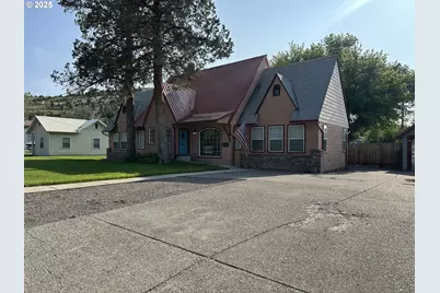 212 NW Bridge St, John Day, OR 97845 - Photo 3
