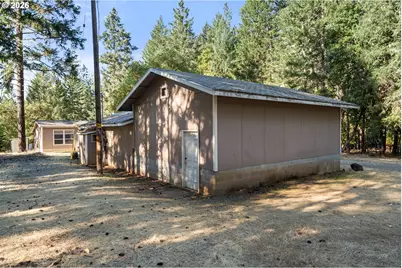 351 Board Shanty Creek Rd, Grants Pass, OR 97527 - Photo 9