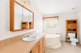 351 Board Shanty Creek Rd, Grants Pass, OR 97527 - Photo 21