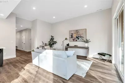 996 E Rork Ct, Newberg, OR 97132 - Photo 11