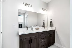 996 E Rork Ct, Newberg, OR 97132 - Photo 29