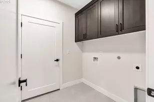 996 E Rork Ct, Newberg, OR 97132 - Photo 33