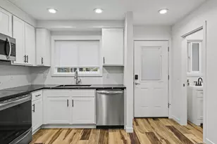 445 N Hayden Bay Dr, Portland, OR 97217 - Photo 5