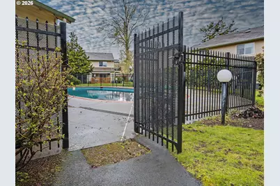 445 N Hayden Bay Dr, Portland, OR 97217 - Photo 23