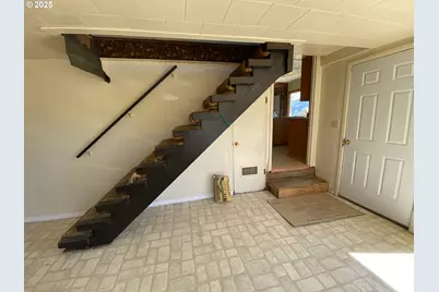 782 NE Center St, White Salmon, WA 98672 - Photo 13