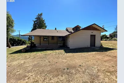 782 NE Center St, White Salmon, WA 98672 - Photo 17