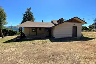782 NE Center St, White Salmon, WA 98672 - Photo 17