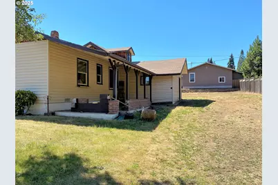 782 NE Center St, White Salmon, WA 98672 - Photo 15