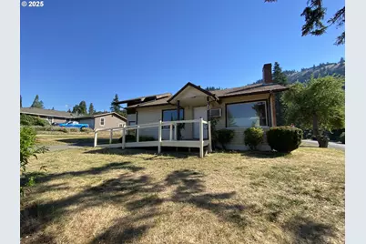 782 NE Center St, White Salmon, WA 98672 - Photo 25