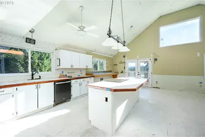 9750 SW Red Alder Rd, McMinnville, OR 97128 - Photo 17