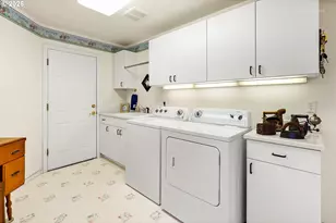 33779 SW Laurel Rd, Hillsboro, OR 97123 - Photo 41