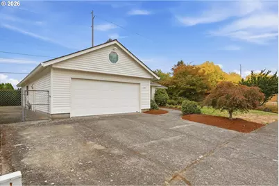 391 NE 30th Dr, Gresham, OR 97030 - Photo 3