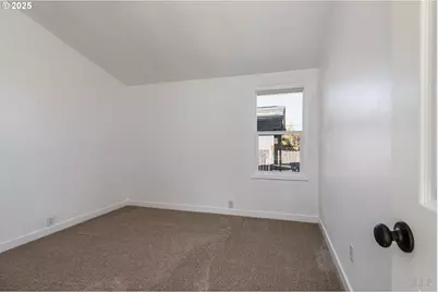 29590 Fir St, Rainier, OR 97048 - Photo 15