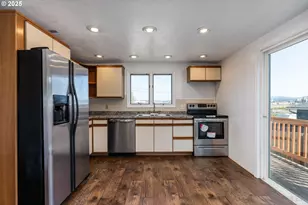 29590 Fir St, Rainier, OR 97048 - Photo 5