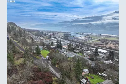 2 E Franklin St, Bingen, WA 98605 - Photo 15