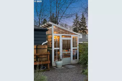 8707 SW 19th Ave, Portland, OR 97219 - Photo 15