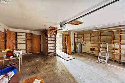 1090 Sanford St, Coos Bay, OR 97420 - Photo 21