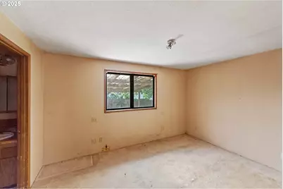 1090 Sanford St, Coos Bay, OR 97420 - Photo 15