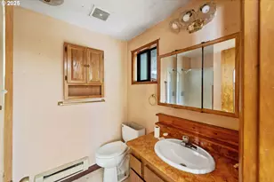 1090 Sanford St, Coos Bay, OR 97420 - Photo 17