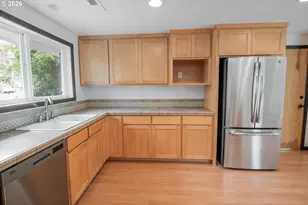 100 E 39th Ave, Eugene, OR 97405 - Photo 11