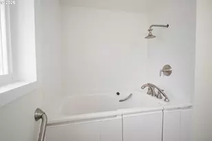 100 E 39th Ave, Eugene, OR 97405 - Photo 31
