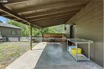 1280 N Main Ave, White Salmon, WA 98672 - Photo 7