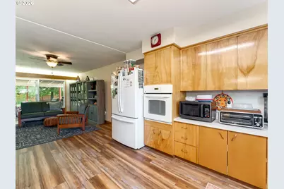 1215 E College St, Mount Angel, OR 97362 - Photo 13