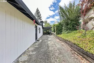 144 Peppertree Ct, Roseburg, OR 97471 - Photo 5