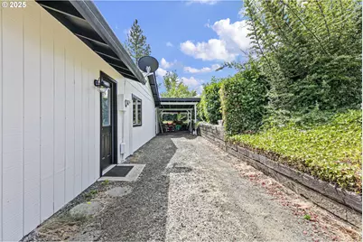 144 Peppertree Ct, Roseburg, OR 97471 - Photo 37