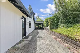 144 Peppertree Ct, Roseburg, OR 97471 - Photo 37