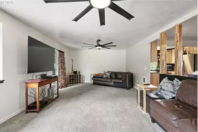 144 Peppertree Ct, Roseburg, OR 97471 - Photo 19