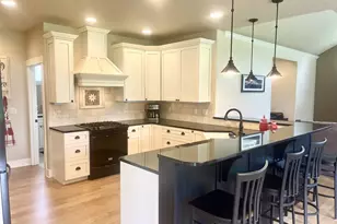 290 E McKinney Ave, Hermiston, OR 97838 - Photo 5