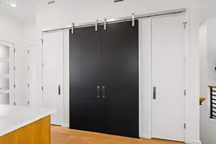 2409 E 6th St, Vancouver, WA 98661 - Photo 9