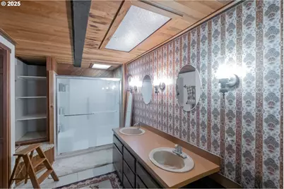 9740 Upper Olalla Rd, Winston, OR 97496 - Photo 19