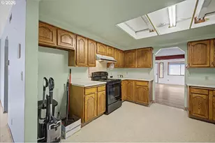 405 Evergreen Ave, Garibaldi, OR 97118 - Photo 9