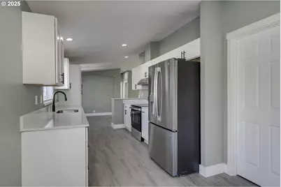 911 York St #82, Aumsville, OR 97325 - Photo 9