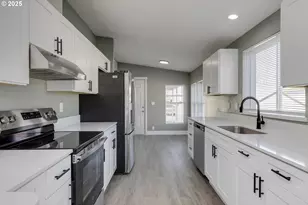 911 York St, Aumsville, OR 97325 - Photo 11