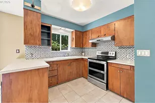 21932 SE Ash St, Gresham, OR 97030 - Photo 9