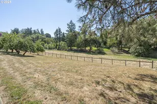 10905 NE Renne Rd, Newberg, OR 97132 - Photo 41