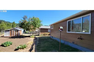 76376 River Rd, Oakridge, OR 97463 - Photo 31