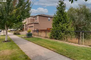 1961 NW 21st St, McMinnville, OR 97128 - Photo 3